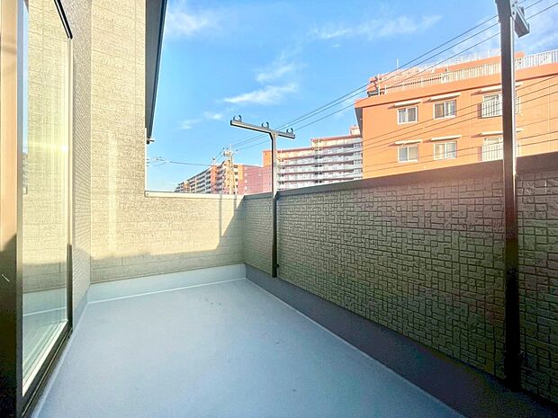 開放感あるルーフバルコニー