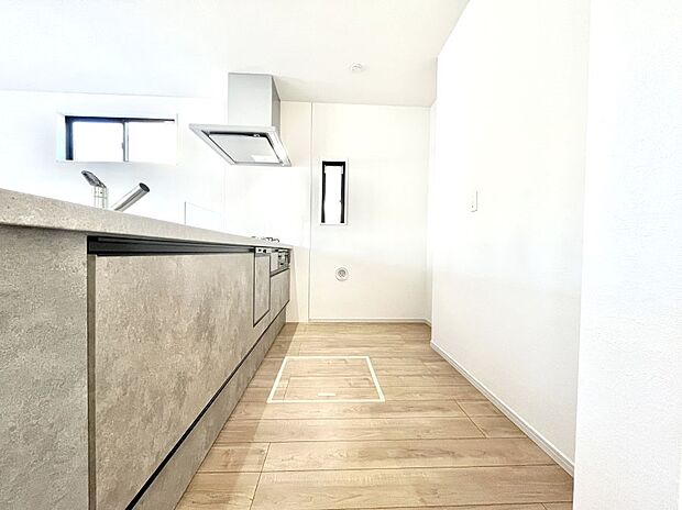 ゆとりあるキッチンではご家族と楽しくお料理ができます。