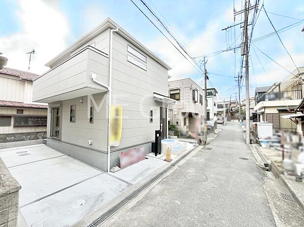 前面道路：北 3.93m 私道　前面道路は閑静な住宅地をはしる車通りの少ない道路。駐車の出し入れもらくらくです！ご不明点・現地見学のご希望は、お気軽にお問い合わせください！