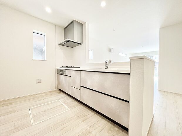 料理をしながらご家族との会話を楽しめる対面カウンターキッチン