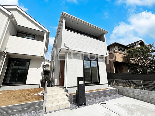 溢れる陽光でご家族の笑顔も輝く