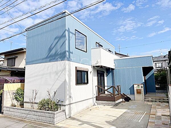 ～Exterior～　一戸建ての大きなメリットは、自分達の「土地」を「自由に」使える事です。ガーデニングやＤＩＹ，車やバイクの趣味など様々な用途で利用できます。