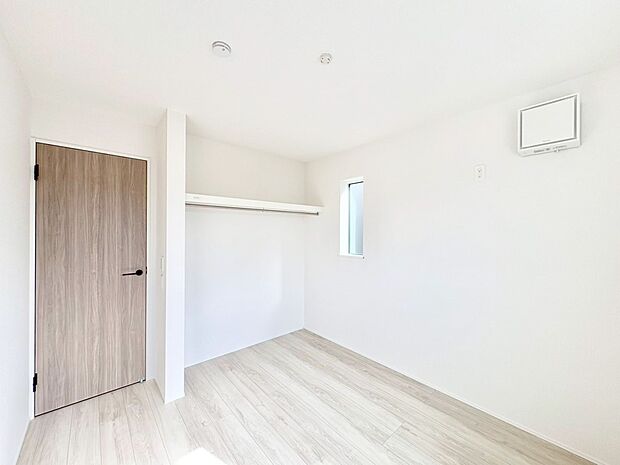 ◆2号棟◆~Bed Room~ 子供部屋はお子様にとって大変重な役割があります。子供一人で過ごす空間を与えることで、宿題や勉強時間も自然と増えまた自ら部屋の片付けや掃除なども促すことに繋がります。