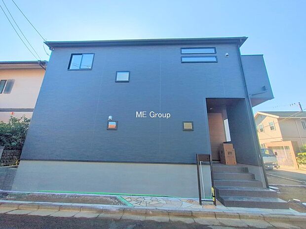 ◆1号棟◆〜Exterior〜 周辺には学校や買物施設もあり生活、子育てに適した環境が広がっています! 「永住地」として、物件のご見学だけではなく、周辺の環境や通学できる学校についてもご相談ください!