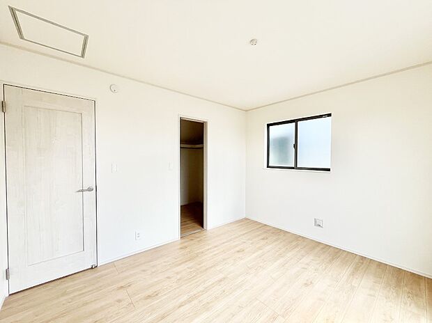 ◆A号棟◆〜Bed Room〜 子供部屋はお子様にとって大変重な役割があります。子供一人で過ごす空間を与えることで、宿題や勉強時間も自然と増えまた自ら部屋の片付けや掃除なども促すことに繋がります。