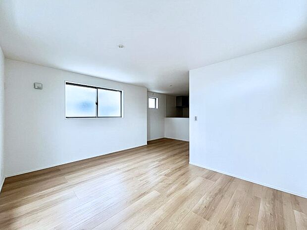 ◆3号棟◆〜Living〜　日当たりのいい2階リビングはプライベート性も高く、落ち着いて暮らせます。ゆとりある暮らしと心地よい住環境が紡ぐ贅沢な時間をご家族みんなでお過ごし下さい。