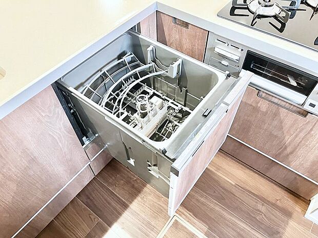 面倒なお片づけは食洗機にお任せ！家事の負担が減って、時間にも気持ちにもゆとりができます。