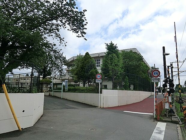 中学校 1200m 千葉市立誉田中学校