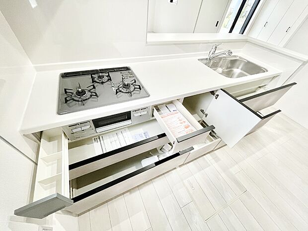 使いやすさを優先したスライド式収納タイプ!