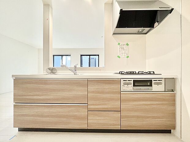 ~Kitchen~ 広くて使いやすいキッチンなら家族でいっしょに料理をつくったり、後片付けも手間なくできちゃいます♪収納もたっぷりあるので、いつもすっきりと清潔な印象を保てます。