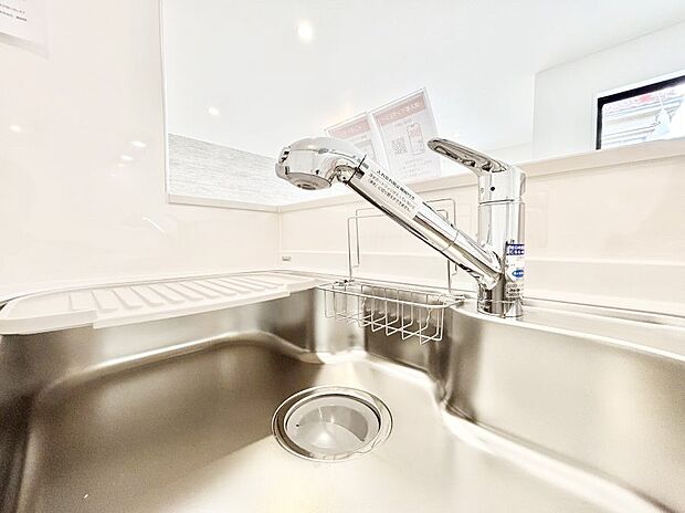 いつでも清潔なおいしいお水を。一つの水栓で水道水と浄水を使い分け。