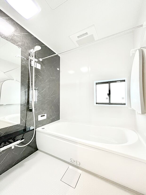 落ち着いた雰囲気でゆっくりお寛ぎいただけるバスルーム