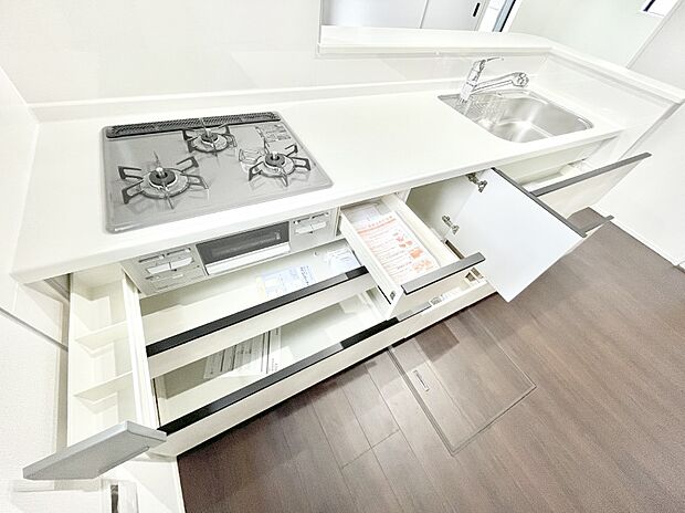 使いやすさを優先したスライド式収納タイプ!