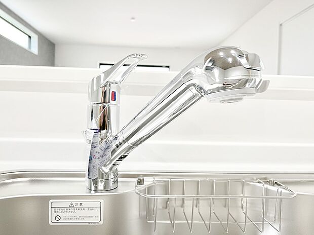 いつでも清潔なおいしいお水を。一つの水栓で水道水と浄水を使い分け。