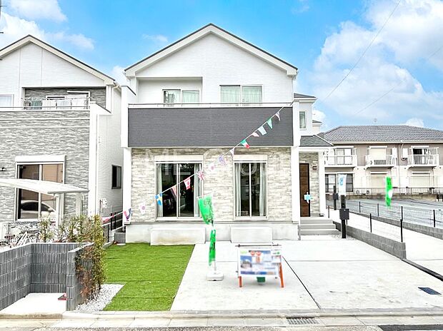 ◆B号棟◆〜Exterior〜　閑静な住宅地で子育て家族にピッタリ。毎日のお散歩も快適な緑に恵まれたエリアで、自然に包まれた穏やかな暮らしを実現するための、ゆとりある住環境が整っています。