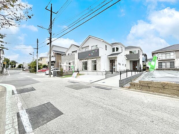 〜Exterior〜　前面道路：南 6.02m 公道　前面道路は閑静な住宅地をはしる車通りの少ない道路。駐車の出し入れもらくらくです！ご不明点・現地見学のご希望は、お気軽にお問い合わせください！