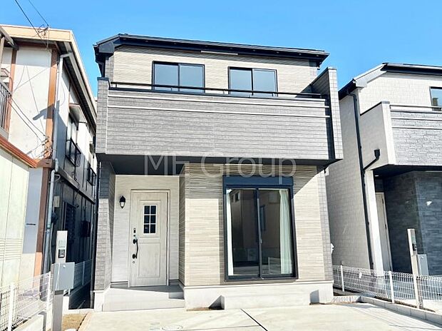 ◆A号棟◆~Exterior~ 一戸建ての大きなメリットは、自分達の「土地」を「自由に」使える事です。 ガーデニングやDIY,車やバイクの趣味など様々な用途で利用できます。