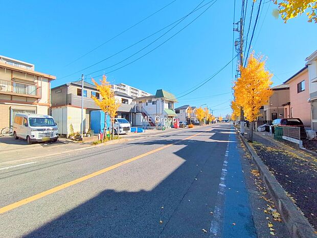 〜Exterior〜　前面道路：南西 13m 公道　前面道路が広いため駐車しやすい！ストレスフリーでカーライフを楽しめそうですね。ご不明点・現地見学のご希望は、お気軽にお問い合わせください！