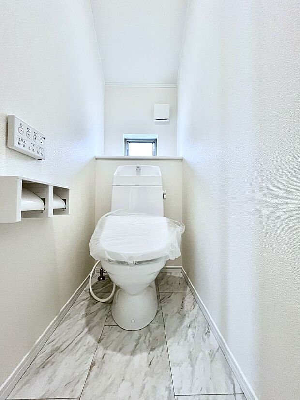 トイレは安心の2箇所！朝のバタバタも一安心です。 