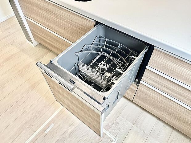 面倒なお片づけは食洗機にお任せ！家事の負担が減って、時間にも気持ちにもゆとりができます。