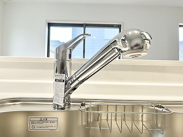 浄水器一体型のキッチンで洗い物用・料理用と切り替え簡単！