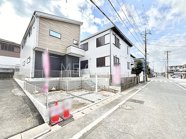 見通しの良さとともに、街並みに開放感を与えてくれます。 