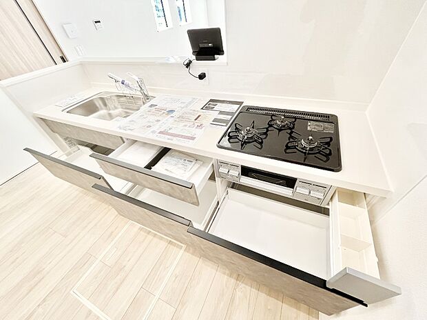 使いやすさを優先したスライド式収納タイプ！