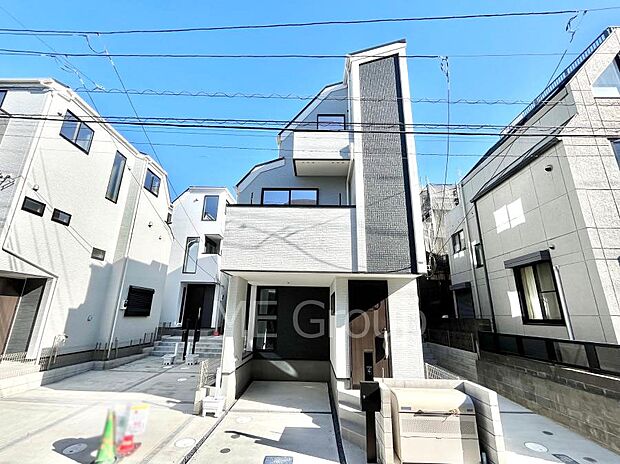 〜Exterior〜　周辺には学校や買物施設もあり生活、子育てに適した環境が広がっています！「永住地」として、物件のご見学だけではなく、周辺の環境や通学できる学校についてもご相談ください！