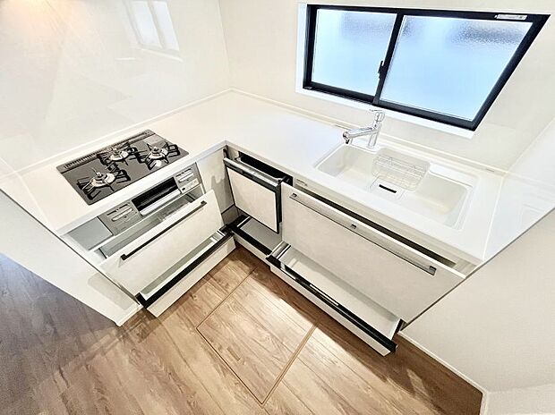 使いやすさを優先したスライド式収納タイプ！