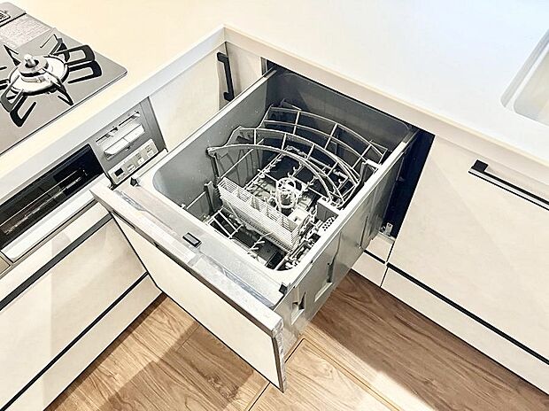 面倒なお片づけは食洗機にお任せ！家事の負担が減って、時間にも気持ちにもゆとりができます。