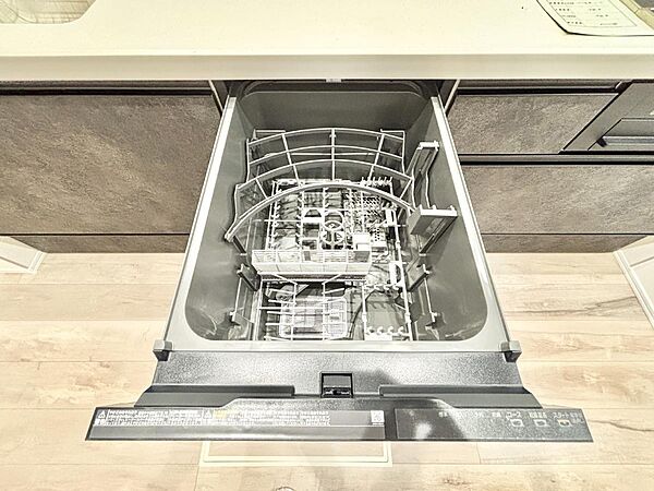 面倒なお片づけは食洗機にお任せ！家事の負担が減って、時間にも気持ちにもゆとりができます。