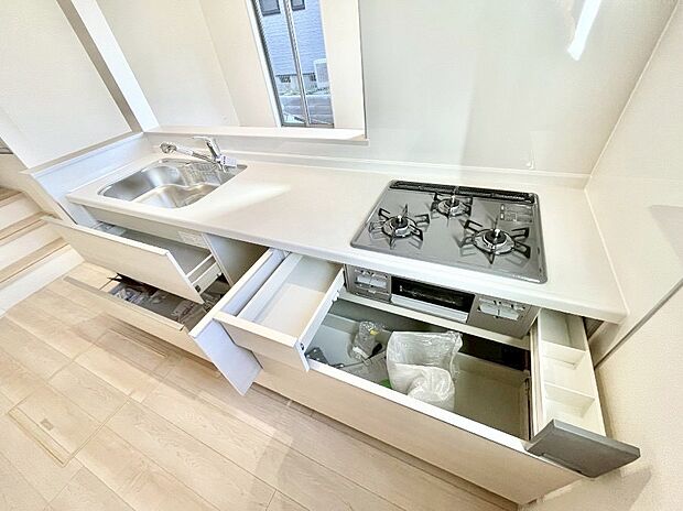 ◆A号棟◆使いやすさを優先したスライド式収納タイプ！