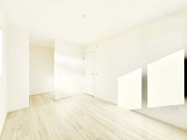 ◆2号棟◆〜Bed Room〜　木の温もりがやさしいフローリングは安らぎをもたらすプライベート空間。明るめのフローリングですので、壁紙ともマッチし、お部屋を更に広く見せてくれる効果も。