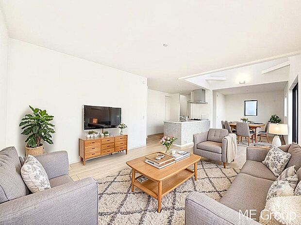 落ち着いた雰囲気のＬＤＫは家族みんなの快適空間※家具はCGです