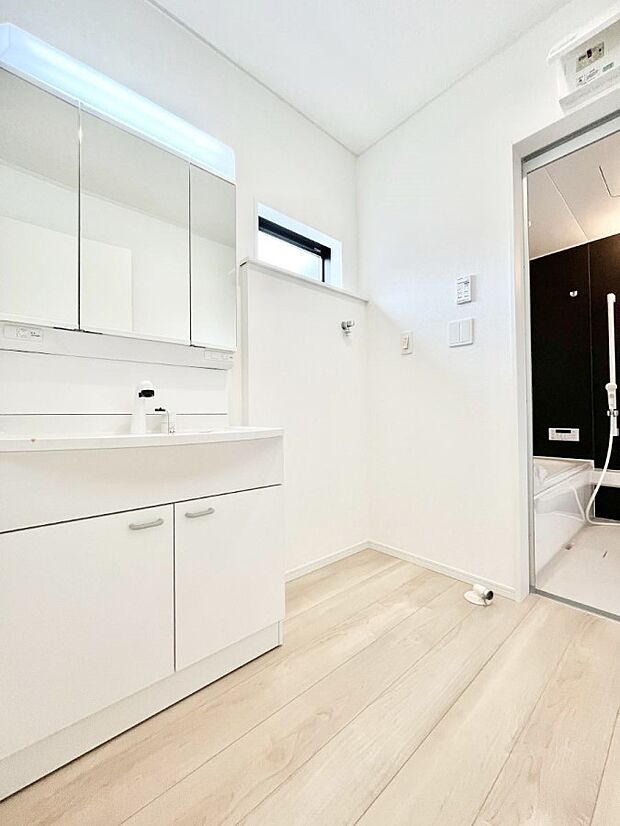 ◆5号棟◆身支度もスムーズにおこなえる脱衣場