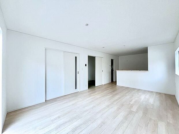 ◆2号棟◆〜Living〜　ここにはみんなが集い、食事と楽しい会話が始まる。話に夢中になりすぎて、ついつい時を忘れ夜半過ぎになってしまう。そんな束の間の幸せを感じさせてくれる場所でありたい。