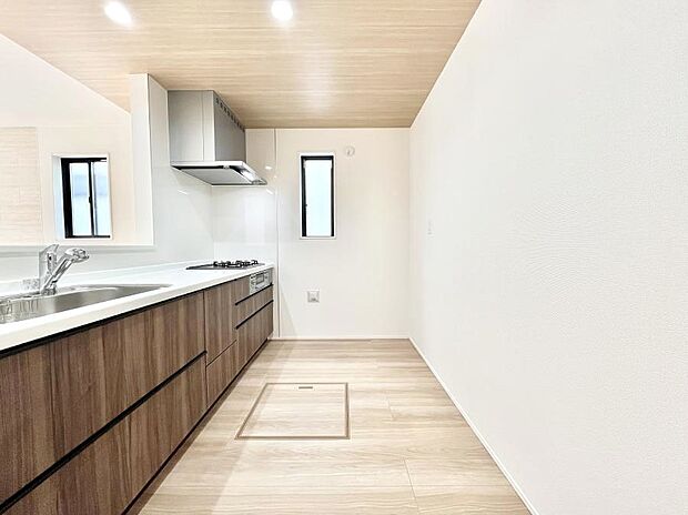 ゆとりあるキッチンではご家族と楽しくお料理ができます。