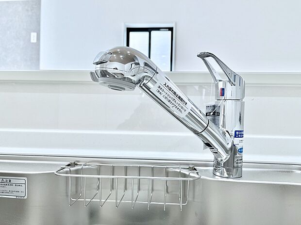 いつでも清潔なおいしいお水を。一つの水栓で水道水と浄水を使い分け。