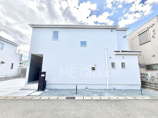 ～Exterior～　忙しく過ぎゆく日常を置き去るほど、ゆったりした時間が流れる住環境。『快適』は「家」と「街」と「環境」が調和した時に訪れるだと改めて感じさせてくれます。