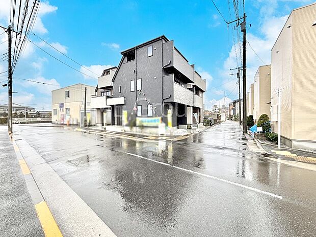 前面道路はきちんと整備されています