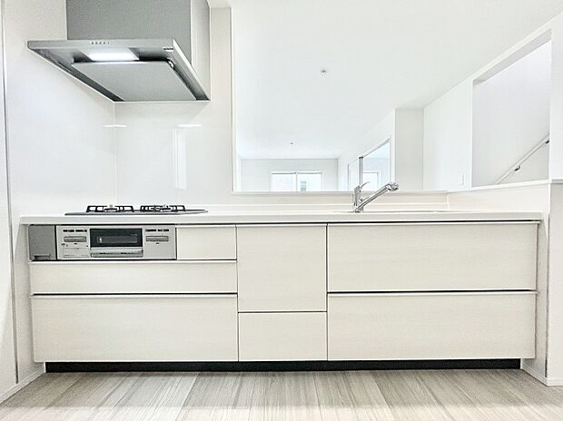 広々とした使い勝手の良いキッチンで日々のお料理も楽しくなりそう