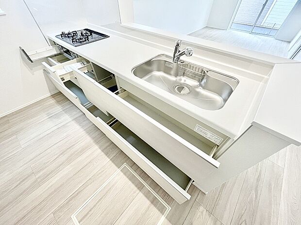 使いやすさを優先したスライド式収納タイプ！