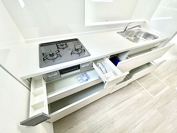 使いやすさを優先したスライド式収納タイプ!