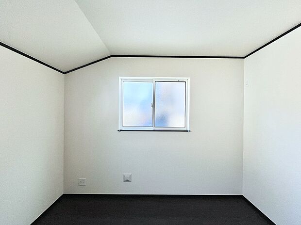 窓からのやさしい光が心地よいプライベートルーム