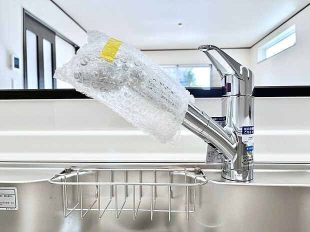 いつでも清潔なおいしいお水を。一つの水栓で水道水と浄水を使い分け。