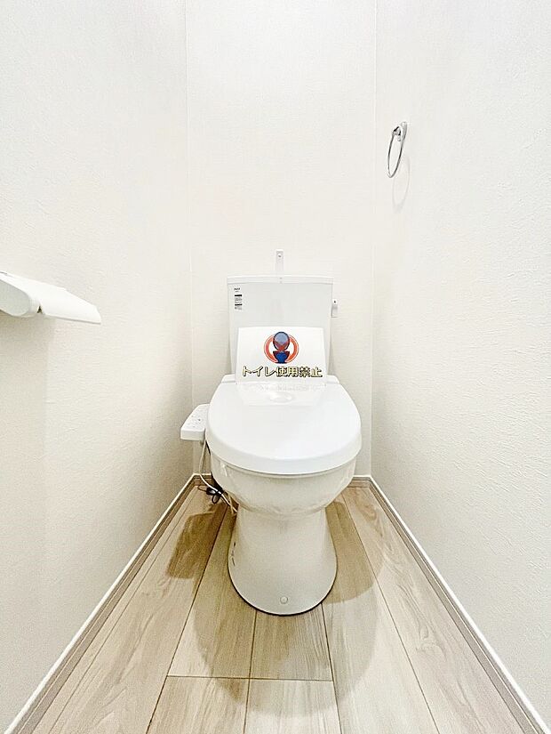 〜Toilet〜　綺麗・スッキリ・快適なウォシュレット付トイレでくつろげる空間です。トイレは毎日使わざるを得ないもの。いつも清潔を保ちたいですね。トイレが2ヶ所あるので朝の混雑時に便利です！