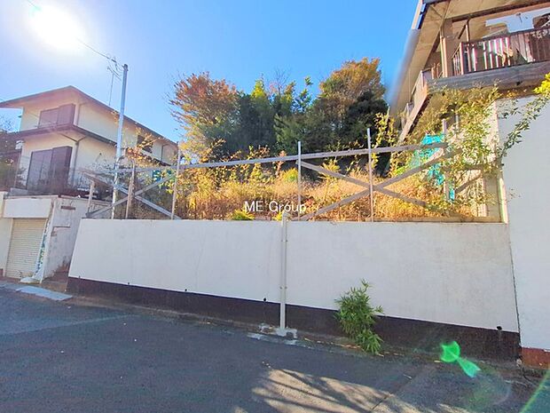 〜Exterior〜　閑静な住宅地で子育て家族にピッタリ。毎日のお散歩も快適な緑に恵まれたエリアで、自然に包まれた穏やかな暮らしを実現するための、ゆとりある住環境が整っています。