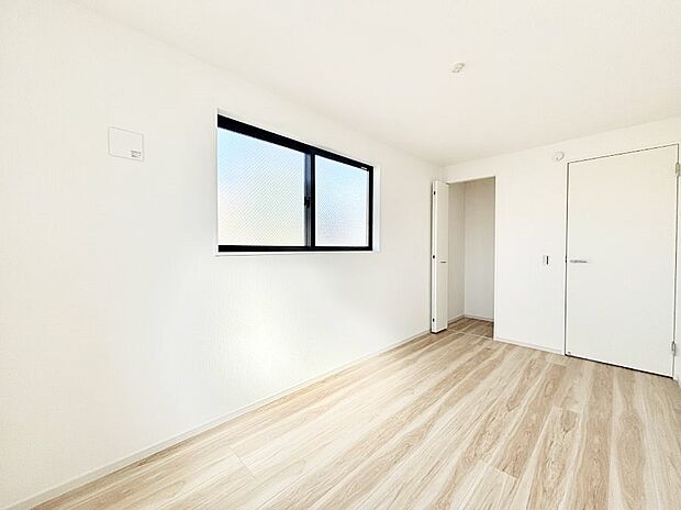 〜Bed Room〜　部屋数が多いのが戸建てのメリットです。ご家族が増えたことで手狭に感じていた住まいも戸建てでは各居室プライバシーを保つことができます。住まいにゆとりが生まれ心もリラックスできます♪