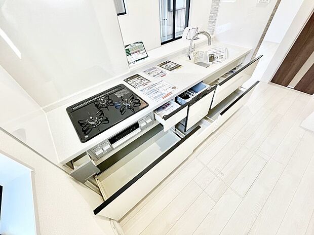 使いやすさを優先したスライド式収納タイプ！