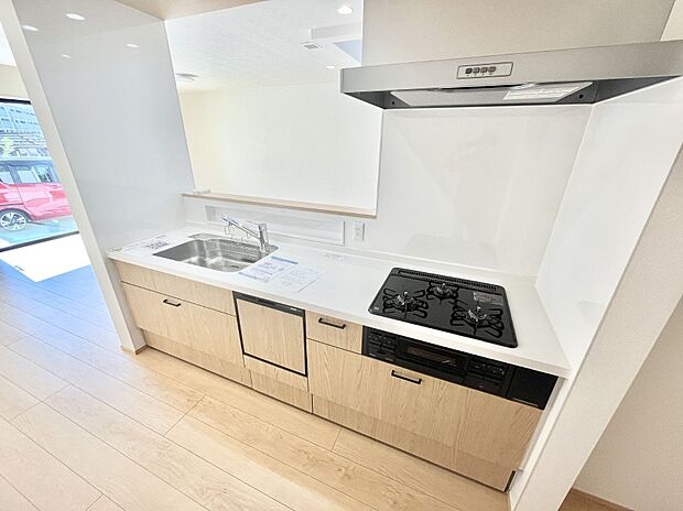 料理をしながらでもご家族との会話を楽しめる対面キッチン